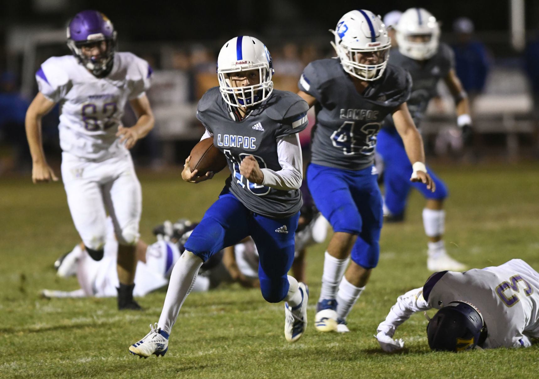 083019 Righetti Lompoc football 09.jpg